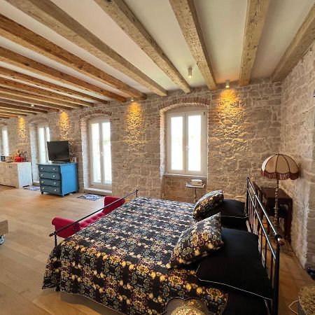 Appartement Palazzo Di Toma à Milna  Extérieur photo