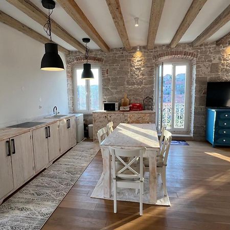 Appartement Palazzo Di Toma à Milna  Extérieur photo