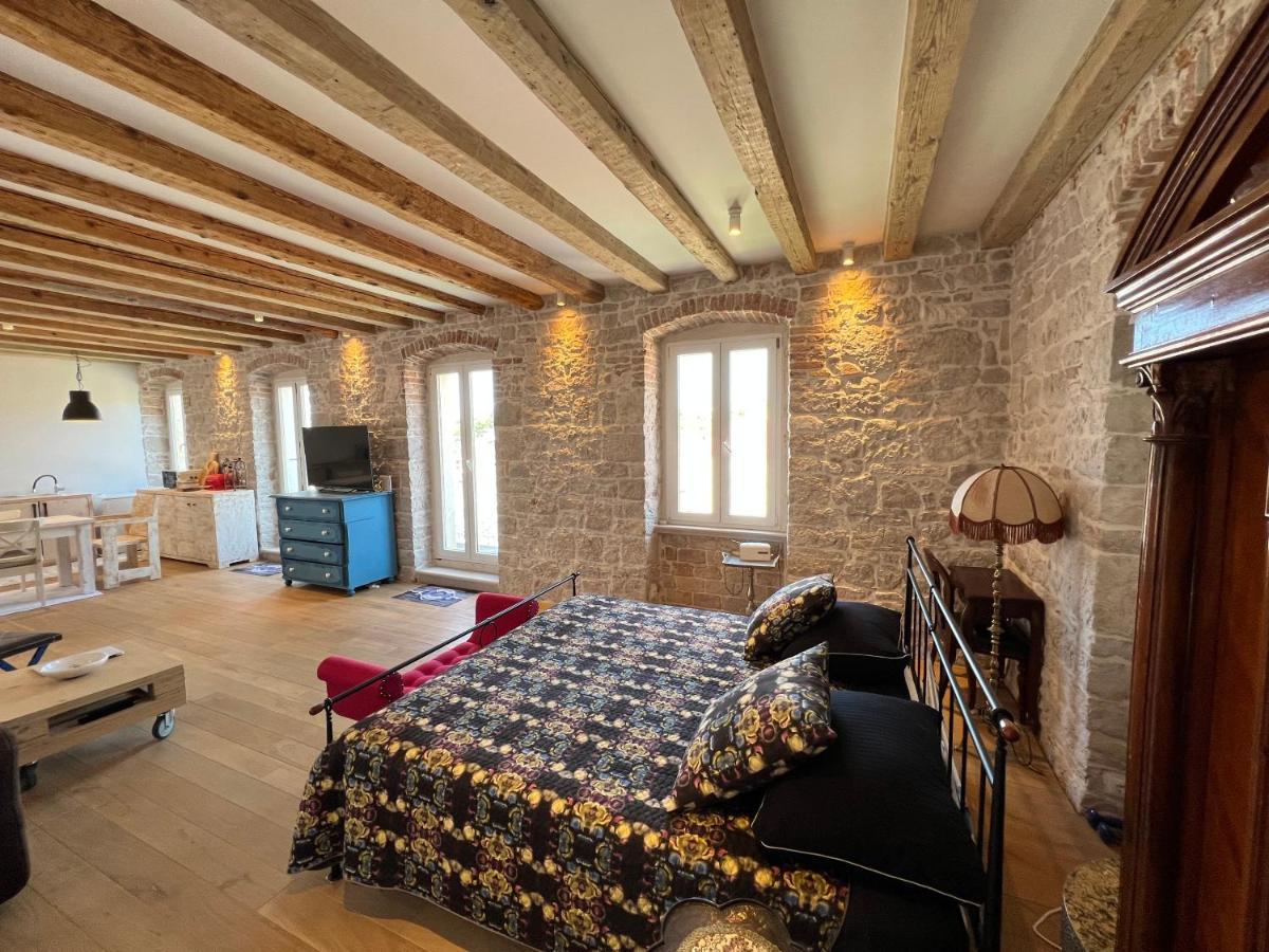 Appartement Palazzo Di Toma à Milna  Extérieur photo