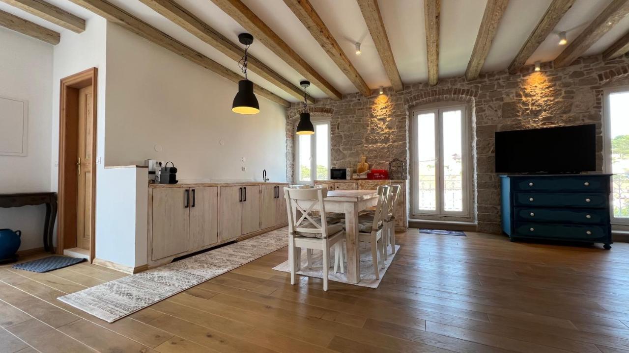 Appartement Palazzo Di Toma à Milna  Extérieur photo