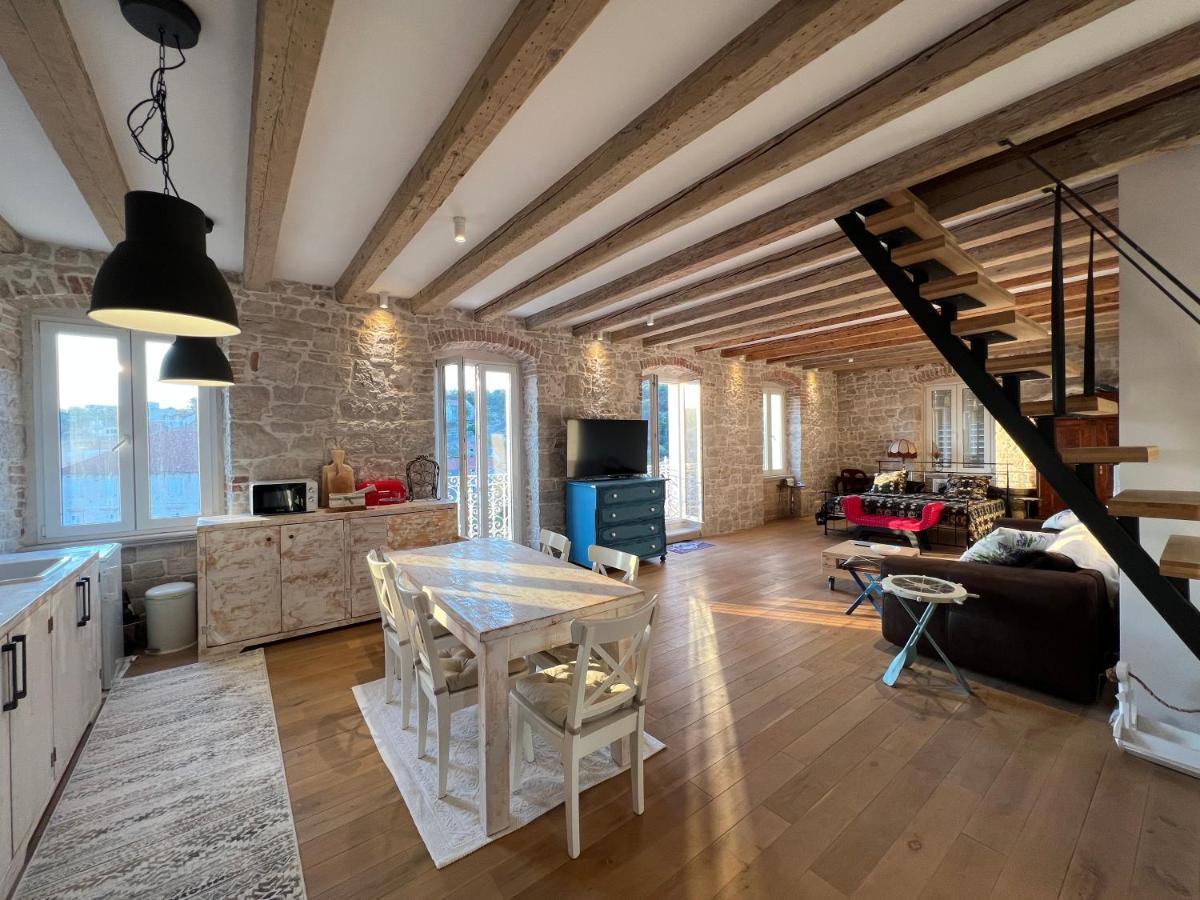 Appartement Palazzo Di Toma à Milna  Extérieur photo