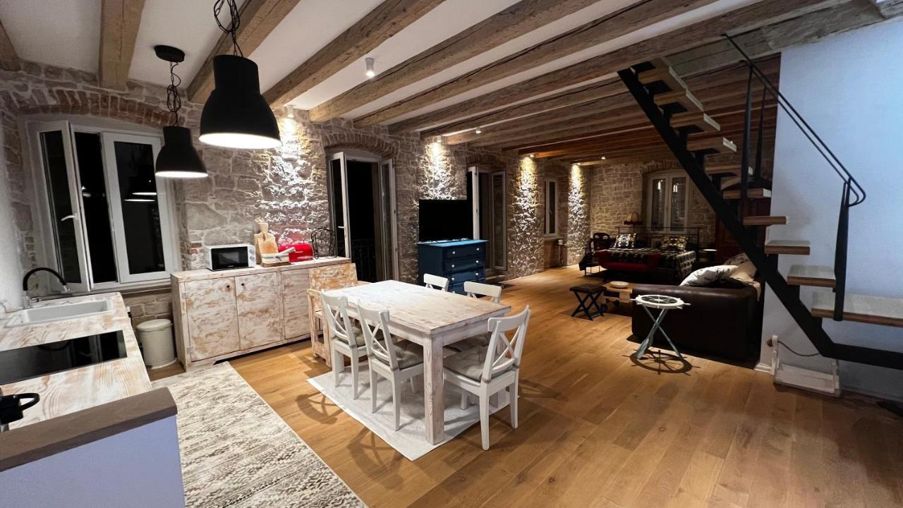 Appartement Palazzo Di Toma à Milna  Extérieur photo