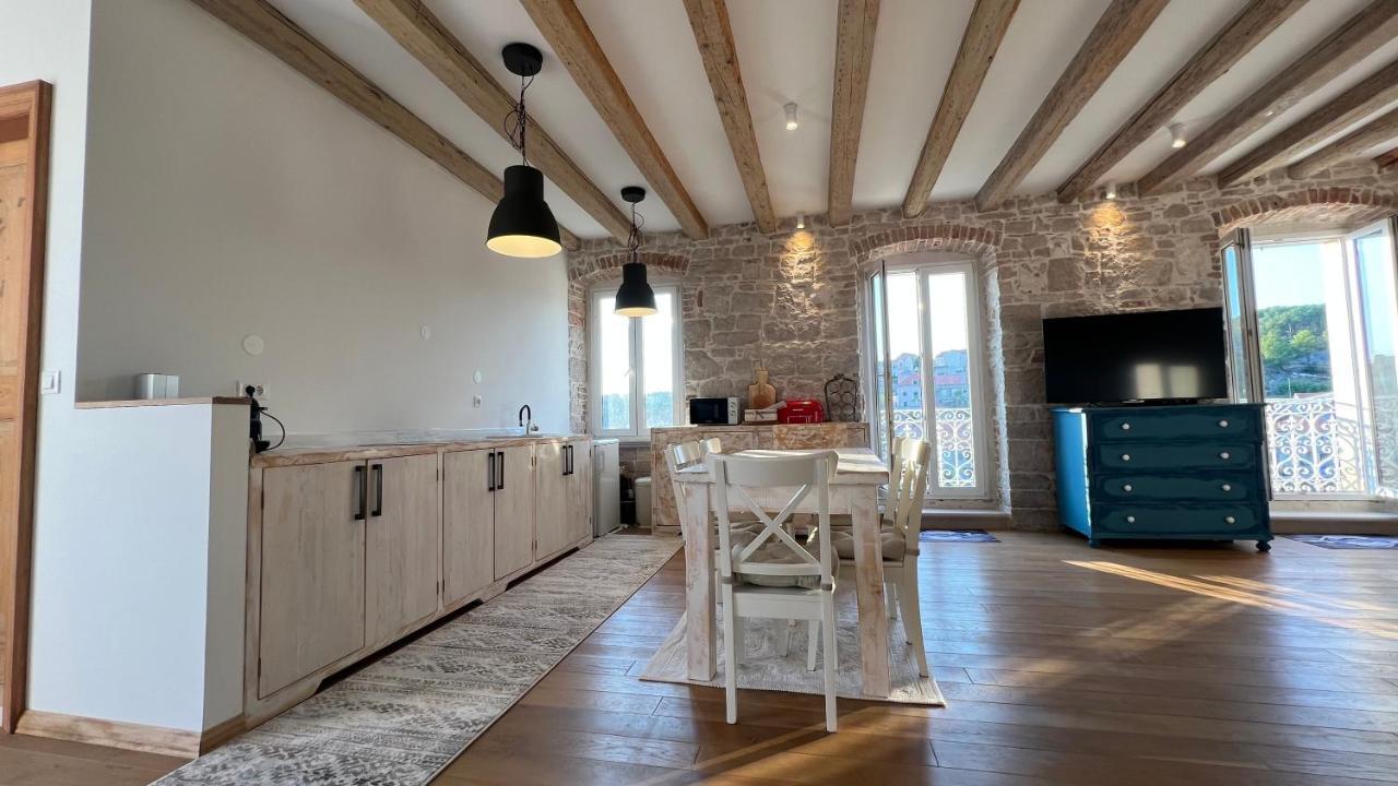 Appartement Palazzo Di Toma à Milna  Extérieur photo